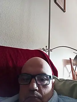 Snapshot of geli45 chatting on November 10, 9:41 am geli45 online show from November 10, 9:41 am