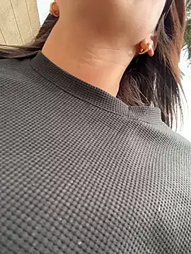 Ninabigtitied online show from December 21, 2:24 pm