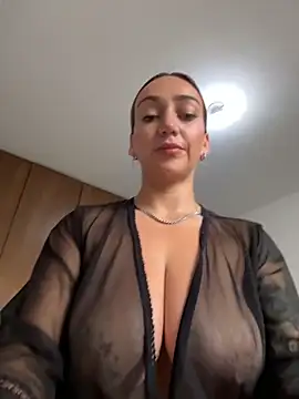 Ninabigtitied online show from May 4, 12:34 pm