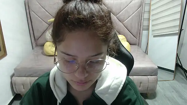 Velvet Moon V online show from December 16, 1:16 pm