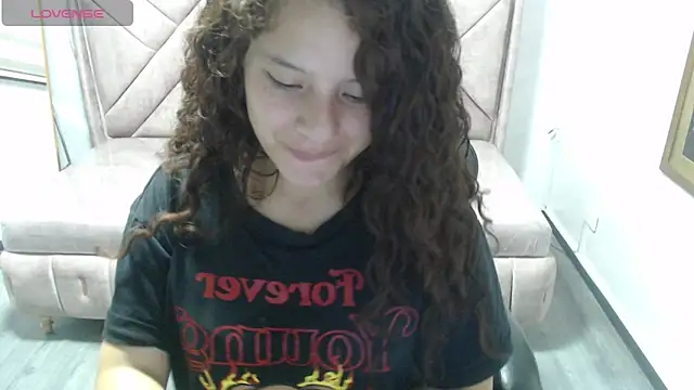 Velvet Moon V online show from February 5, 7:40 pm