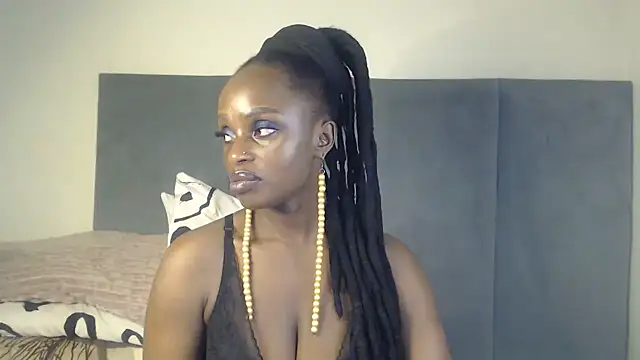 Snapshot of Jah-Queen chatting on September 22, 12:45 am Jah-Queen online show from September 22, 12:45 am