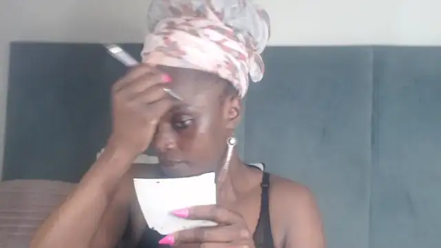 Snapshot of Jah-Queen chatting on October 19, 10:05 am Jah-Queen online show from October 19, 10:05 am