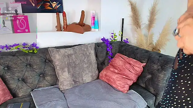 Snapshot of may_wood chatting on September 24, 12:08 pm may wood online show from September 24, 12:08 pm