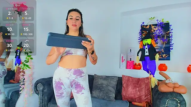 Snapshot of may_wood chatting on October 25, 10:45 am may wood online show from October 25, 10:45 am