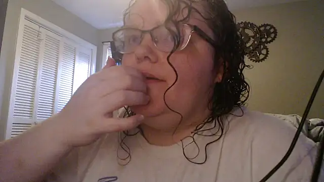 Snapshot of TheMistyPrice chatting on November 11, 1:00 pm TheMistyPrice online show from November 11, 1:00 pm