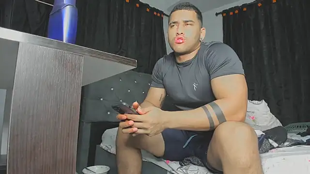 evan hardy online show from September 23, 2:47 am