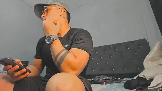 evan hardy online show from October 20, 3:07 am