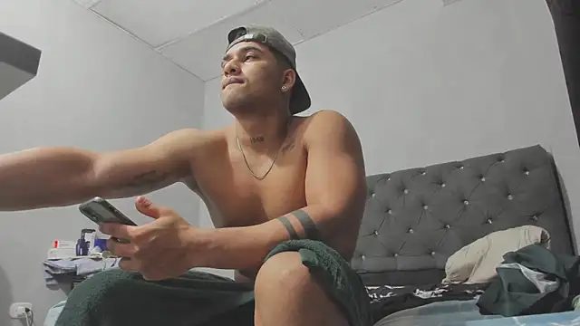 evan hardy online show from October 22, 3:51 am