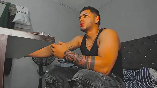 evan hardy online show from January 19, 12:25 am