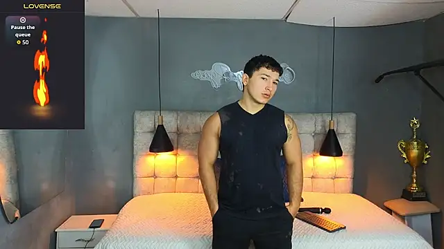 Snapshot of Horny_nick18 chatting on September 25, 2:32 pm Horny nick18 online show from September 25, 2:32 pm