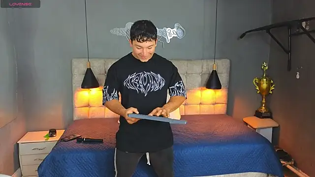 Snapshot of Horny_nick18 chatting on October 8, 11:30 am Horny nick18 online show from October 8, 11:30 am