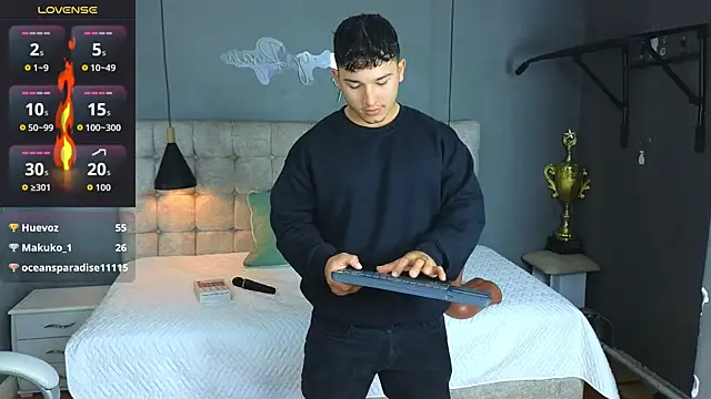 Snapshot of Horny_nick18 chatting on October 24, 9:38 am Horny nick18 online show from October 24, 9:38 am