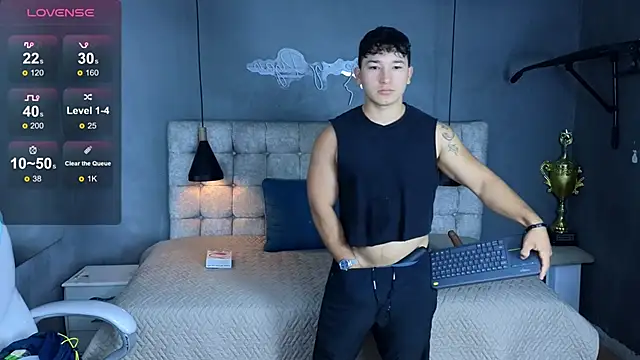 Snapshot of Horny_nick18 chatting on November 4, 10:25 am Horny nick18 online show from November 4, 10:25 am