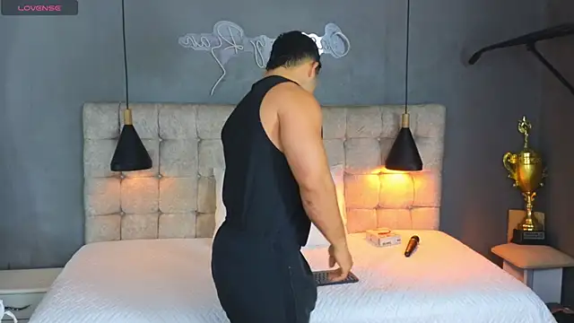 Snapshot of Horny_nick18 chatting on January 8, 11:34 am Horny nick18 online show from January 8, 11:34 am