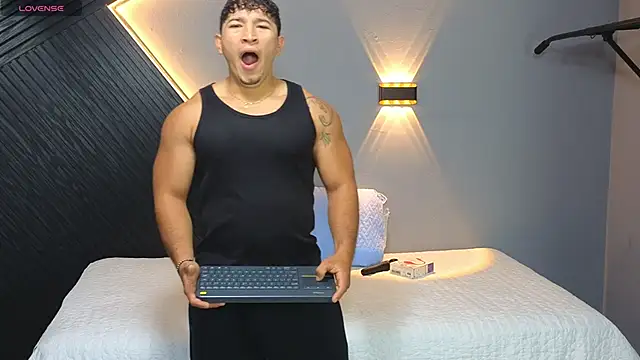 Horny nick18 online show from February 24, 12:36 pm