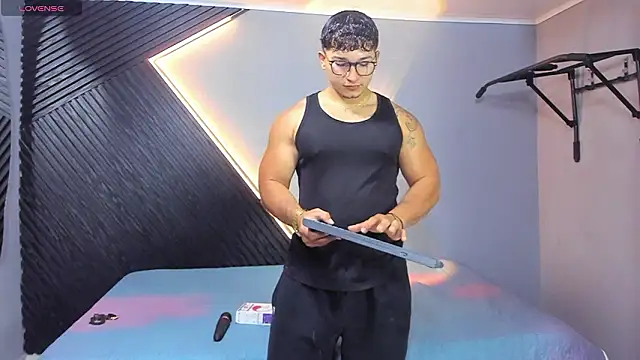 Horny nick18 online show from March 12, 12:33 pm