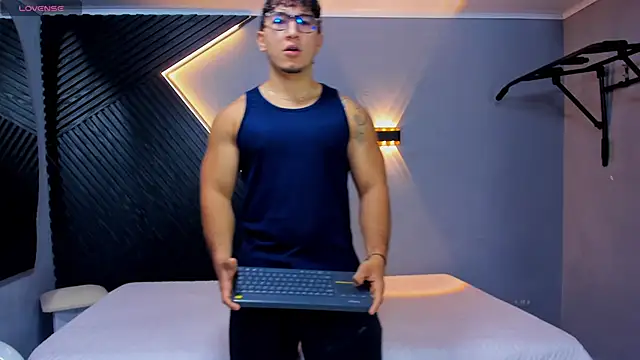 Horny nick18 online show from May 4, 2:02 pm