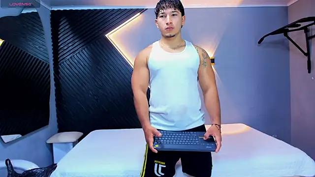 Horny nick18 online show from May 6, 11:37 am