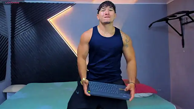 Horny nick18 online show from May 9, 11:26 am