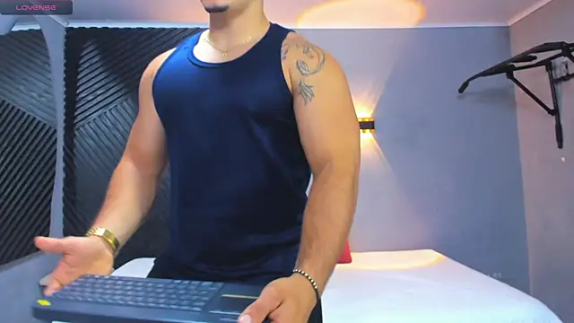Horny nick18 online show from May 13, 11:18 am