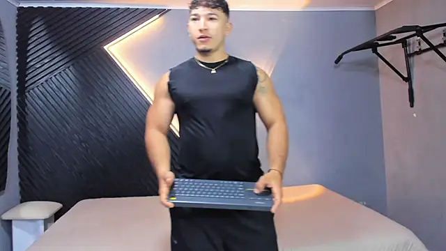 Horny nick18 online show from May 14, 11:17 am