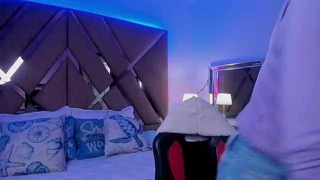 Snapshot of BelhaLawuo chatting on October 2, 8:05 pm BelhaLawuo online show from October 2, 8:05 pm