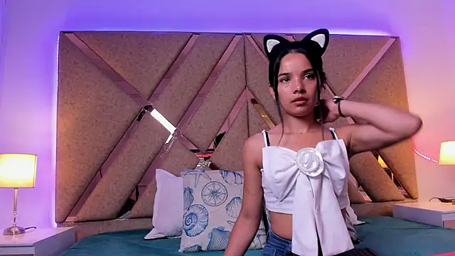 Snapshot of BelhaLawuo chatting on December 22, 7:44 pm BelhaLawuo online show from December 22, 7:44 pm