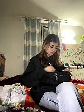 Snapshot of piccolaflo chatting on January 18, 9:29 pm piccolaflo online show from January 18, 9:29 pm