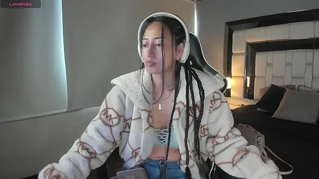 Adhara7 online show from October 4, 6:17 pm