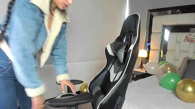 Adhara7 online show from December 18, 7:31 pm