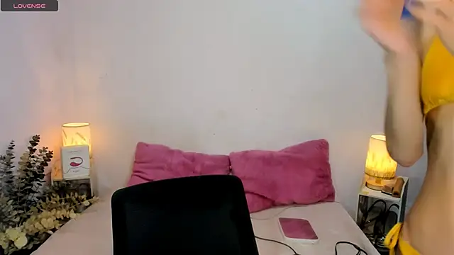 Snapshot of tsmokemachine chatting on November 6, 2:51 pm tsmokemachine online show from November 6, 2:51 pm