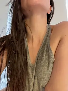 karinasantos  online show from February 8, 3:04 pm