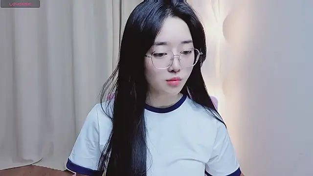 Snapshot of Miu-999 chatting on April 3, 4:10 am Miu-999 online show from April 3, 4:10 am