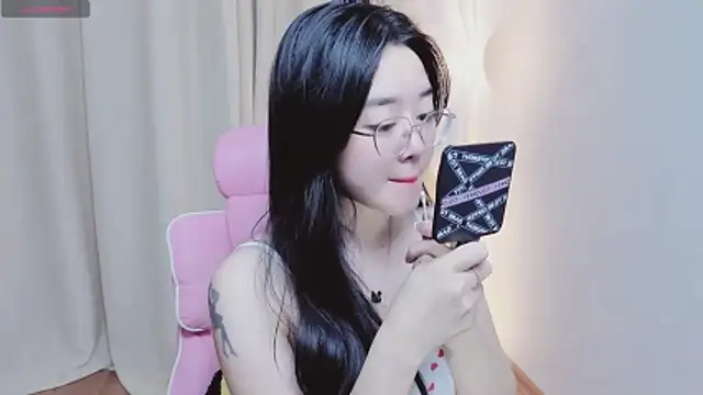 Snapshot of Miu-999 chatting on April 5, 4:09 am Miu-999 online show from April 5, 4:09 am