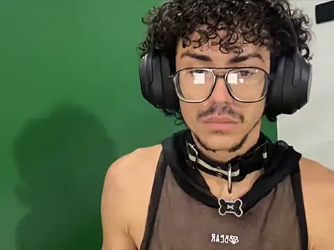 pup edan online show from July 31, 10:53 pm