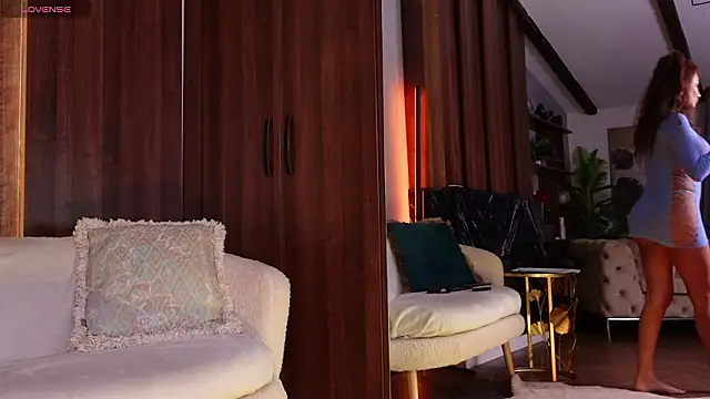 Snapshot of QueenMarX chatting on March 10, 7:52 pm QueenMarX online show from March 10, 7:52 pm