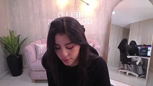 Zoe Blaze A online show from September 19, 1:01 pm