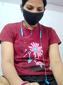 Snapshot of poojam93 chatting on November 6, 2:01 am poojam93 online show from November 6, 2:01 am