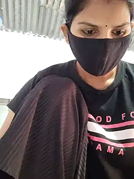 Snapshot of poojam93 chatting on December 2, 2:28 am poojam93 online show from December 2, 2:28 am