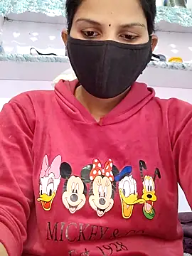 Snapshot of poojam93 chatting on December 4, 2:54 am poojam93 online show from December 4, 2:54 am