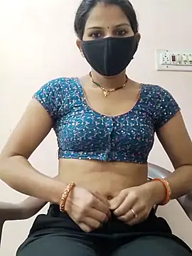 Snapshot of poojam93 chatting on December 17, 3:45 am poojam93 online show from December 17, 3:45 am