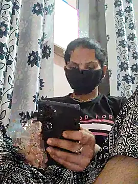 Snapshot of poojam93 chatting on February 5, 3:38 pm poojam93 online show from February 5, 3:38 pm