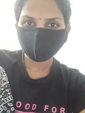 Snapshot of poojam93 chatting on February 6, 5:01 am poojam93 online show from February 6, 5:01 am