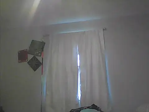 sarahkat86 online show from March 31, 11:05 pm