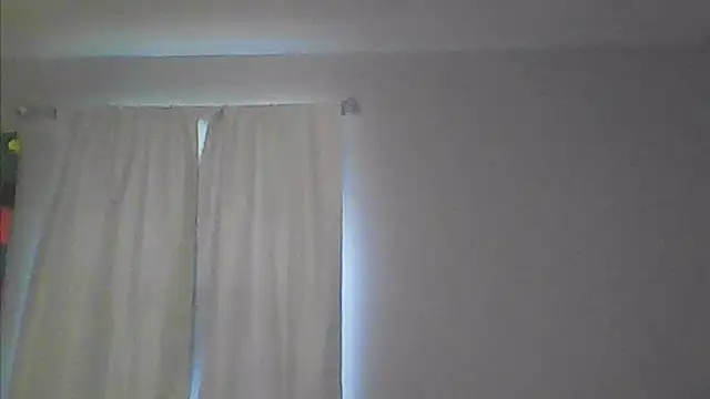 sarahkat86 online show from May 5, 11:13 pm