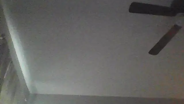 sarahkat86 online show from May 12, 9:45 pm