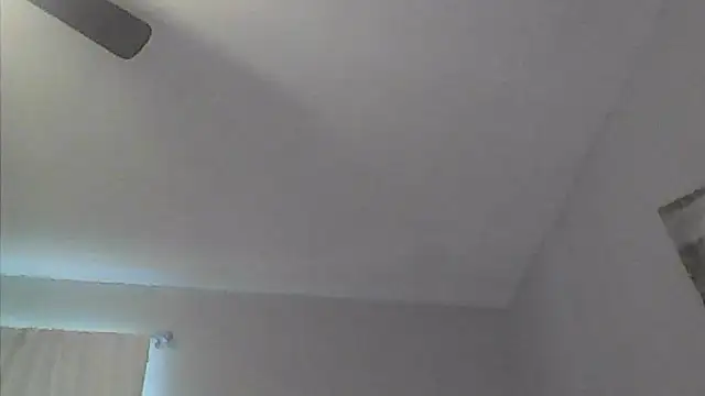 sarahkat86 online show from May 16, 11:03 pm