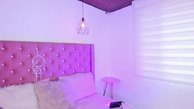 Jade rey  online show from September 15, 8:20 pm