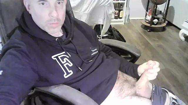 Chrisprngr online show from October 2, 11:56 pm